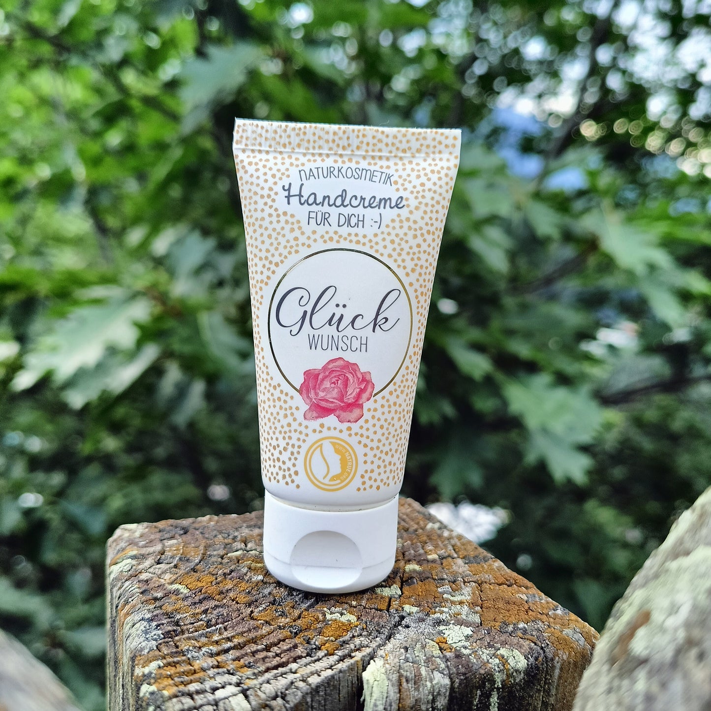 Crema per le mani con scritta "Il momento migliore è adesso".