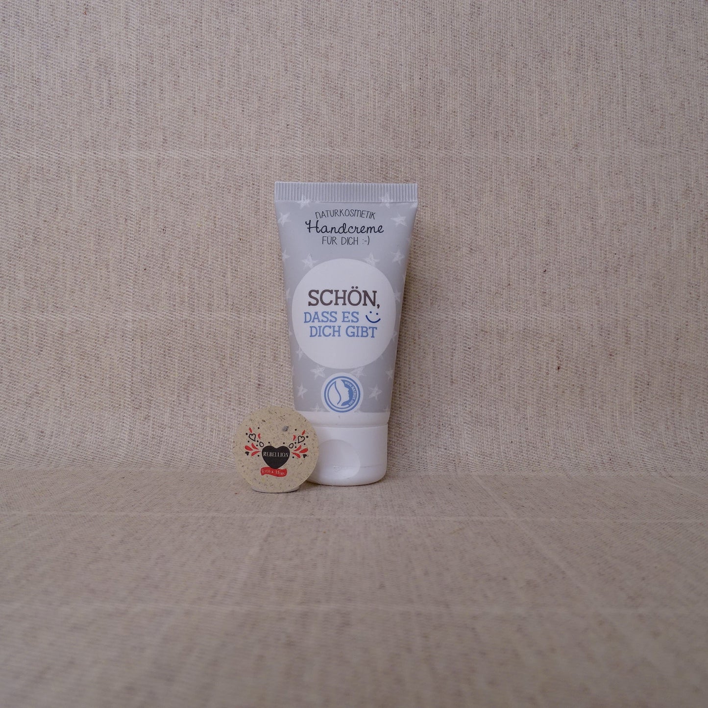 Crema per le mani con scritta "Il momento migliore è adesso".