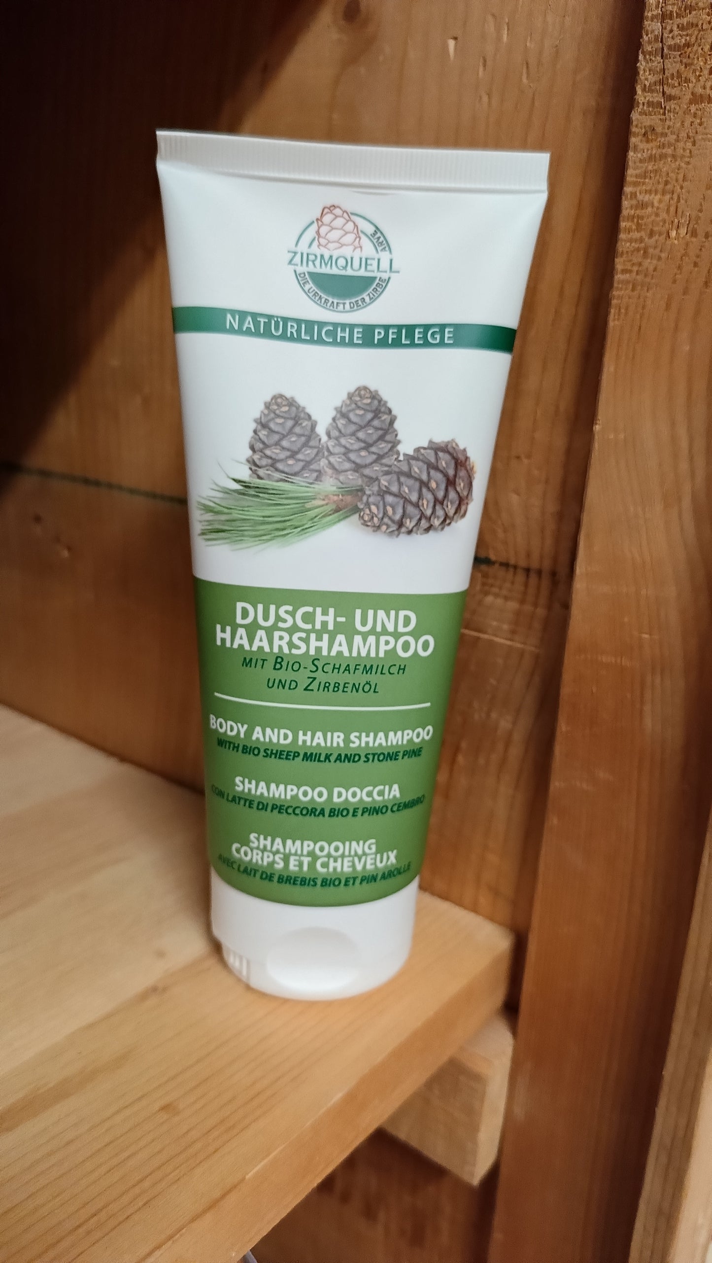Dusch und Haarschampoo mit Zirbel und Schafsmilch