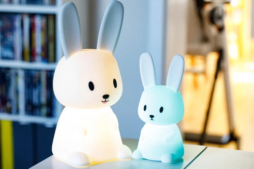 Maxi luce notturna a forma di coniglio realizzata in silicone
