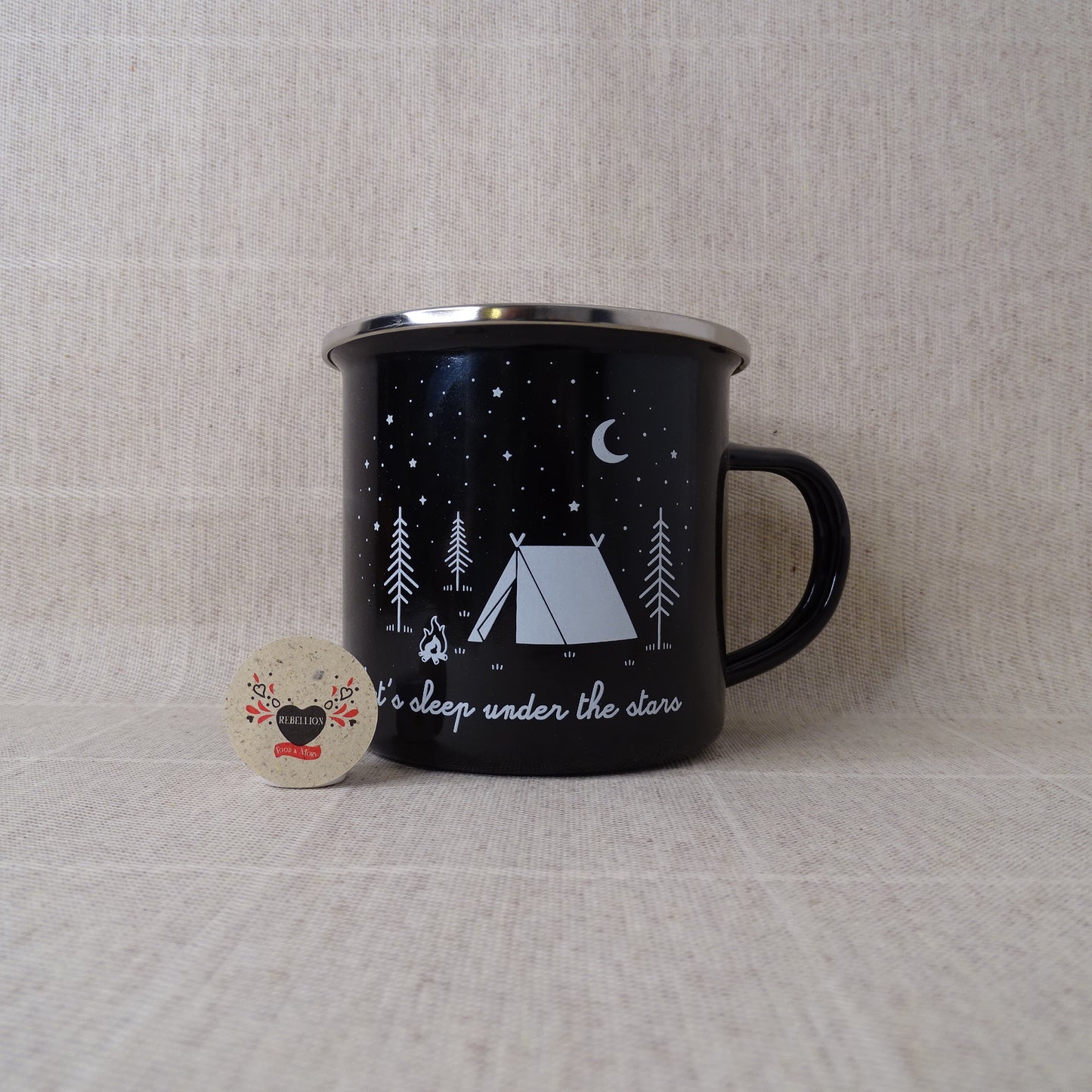 Tazza smaltata con motivi