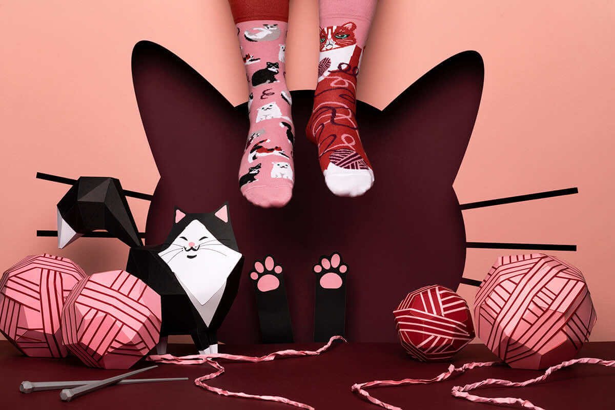 Playful Cat Socken für Kinder und Erwachsene
