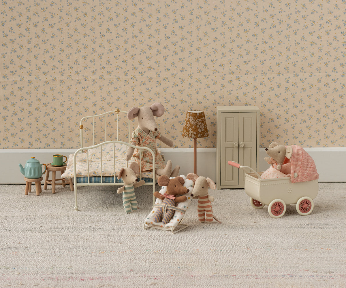 Kinderwagen mit Baby Maus Maileg