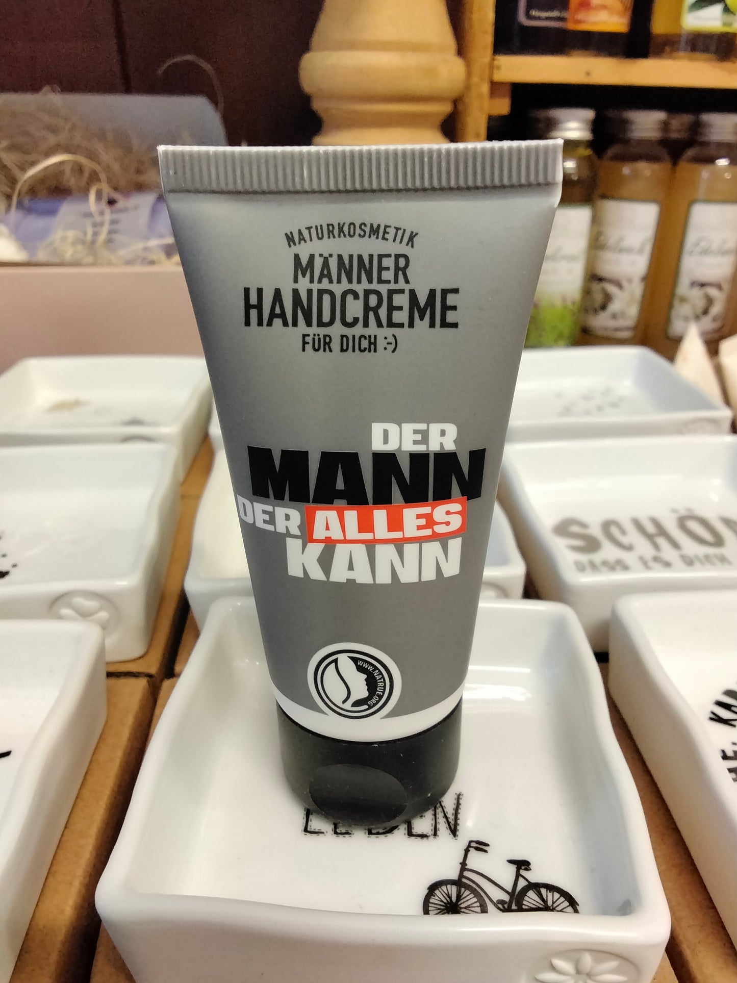 Crema per le mani con scritta: L'uomo che può fare tutto