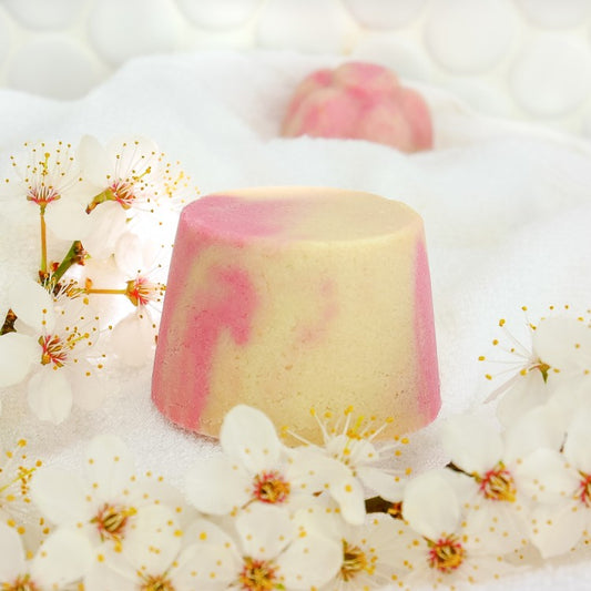 Shampoo solido ai fiori di ciliegio di SauberKunst